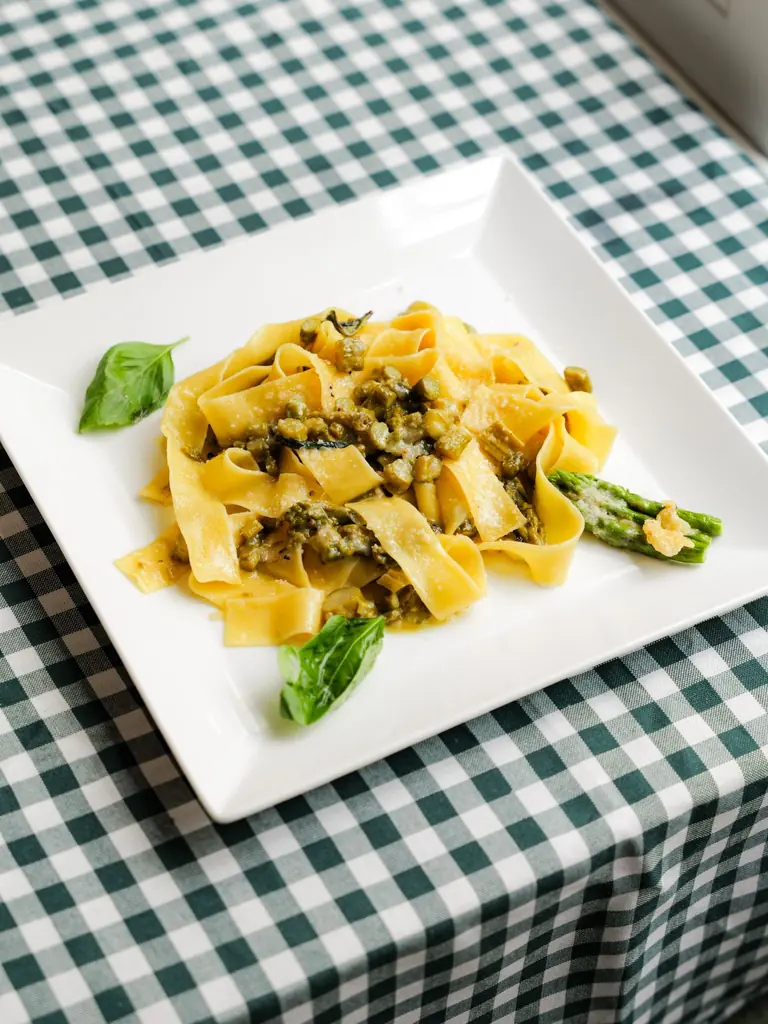 Pappardelle aux asperges et pesto